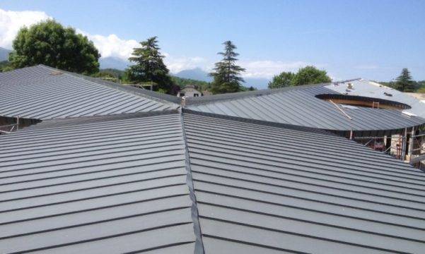 Couverture en joint debout