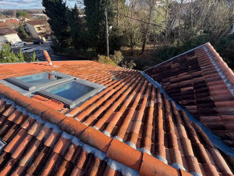 Rénovation de toiture à Blagnac avec pose de tuiles mécaniques romanes